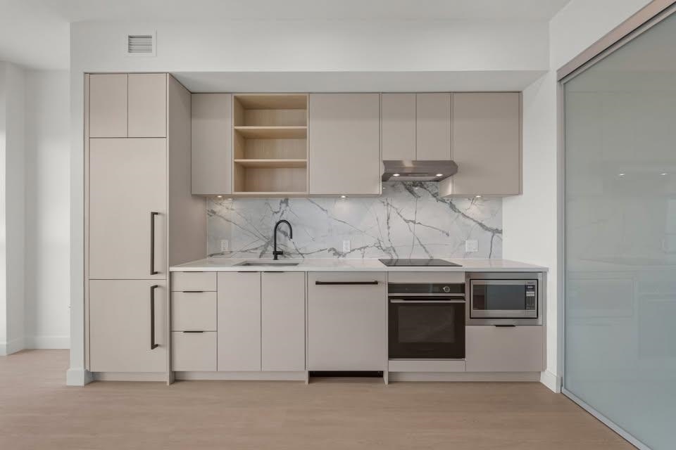 655-422 E 3rd Street, North Vancouver, BC, V7L 1G2 - 4