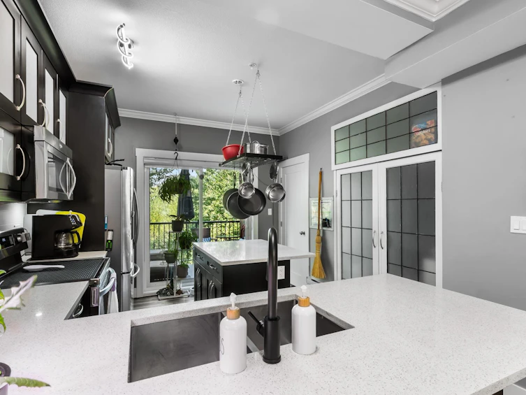 111-10151 240 Street, Maple Ridge, BC, V2W 0G9 - 10