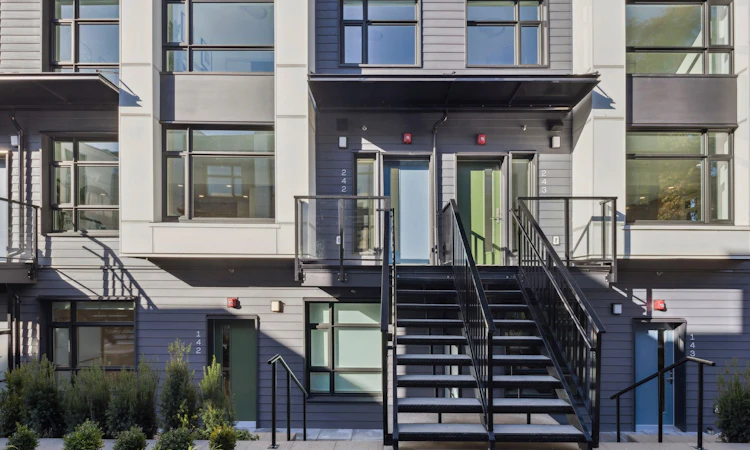 242-1014 W 47th Avenue
