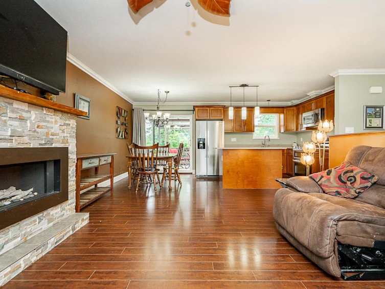8015 Caribou Street, Mission, BC, V2V 5R1 - 9