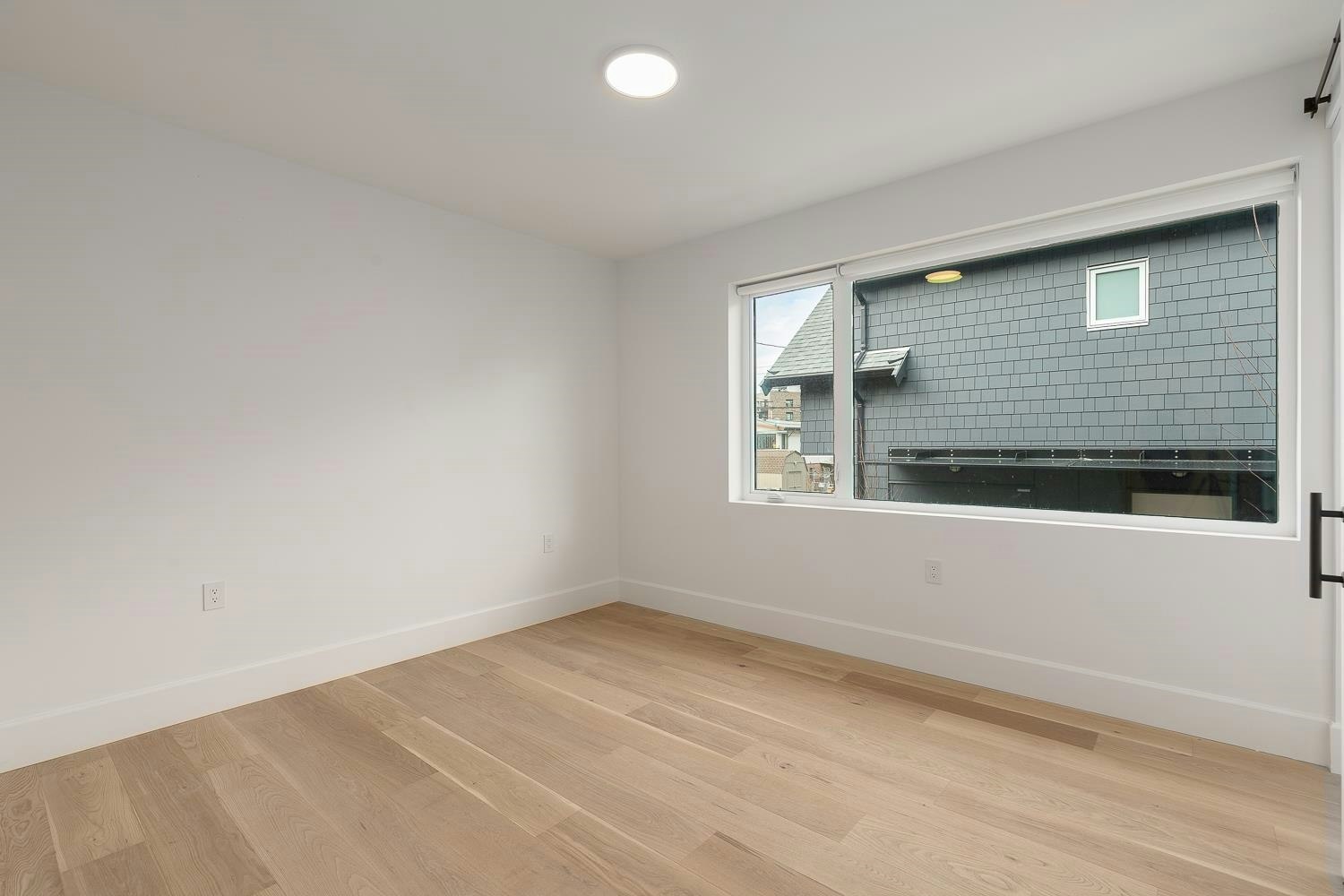 851 E 19th Avenue, Vancouver, BC, V5V 1K6 - 10
