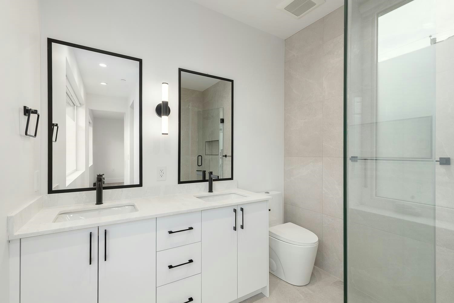 851 E 19th Avenue, Vancouver, BC, V5V 1K6 - 12