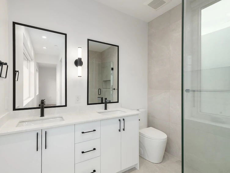 851 E 19th Avenue, Vancouver, BC, V5V 1K6 - 12