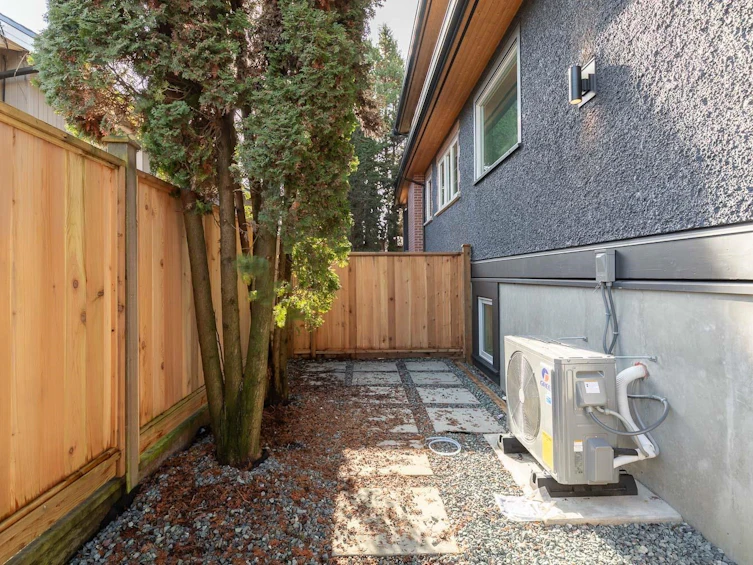 851 E 19th Avenue, Vancouver, BC, V5V 1K6 - 17