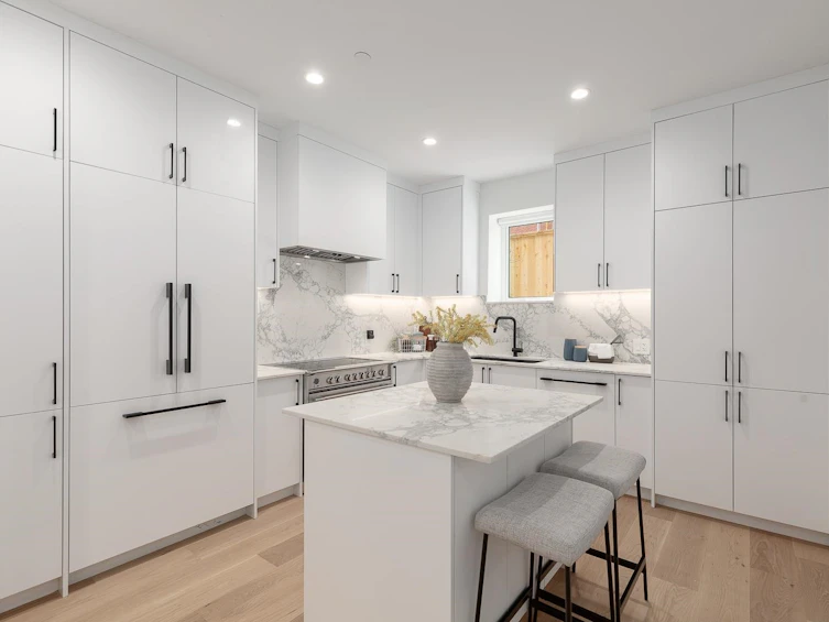 851 E 19th Avenue, Vancouver, BC, V5V 1K6 - 5