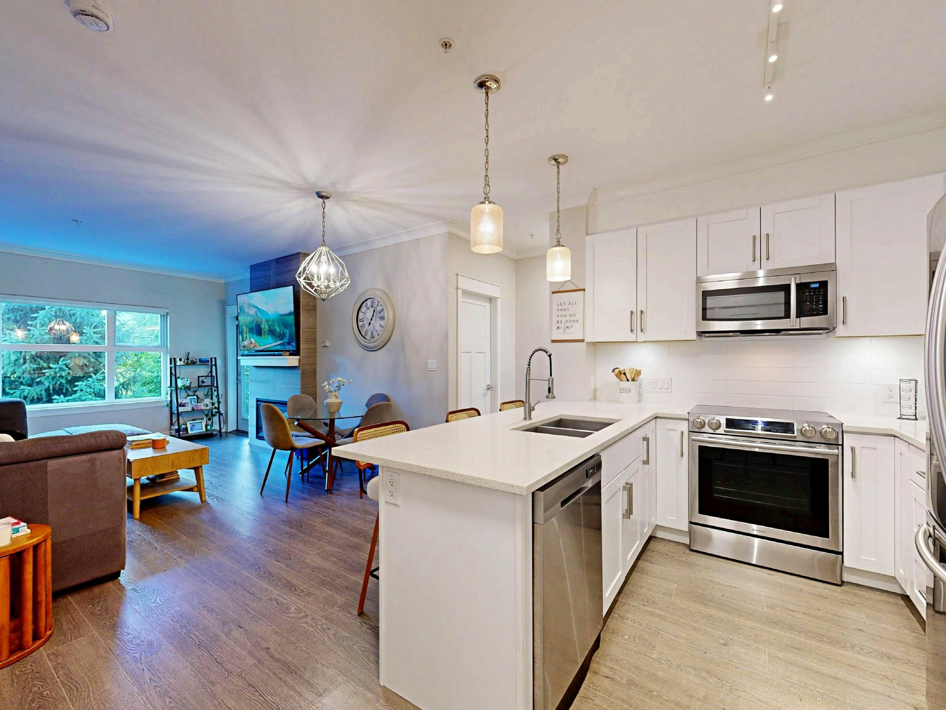 211-5020 221a Street, Langley, BC, V2Y 0V5
