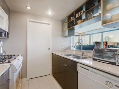 2305-928 Beatty Street - 2
