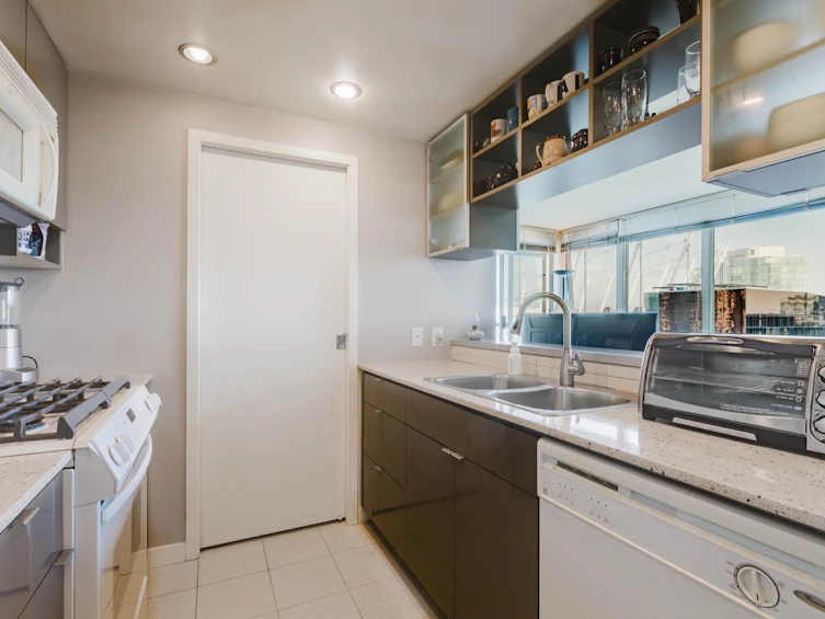 2305-928 Beatty Street, Vancouver, BC, V6Z 3G6 - 6