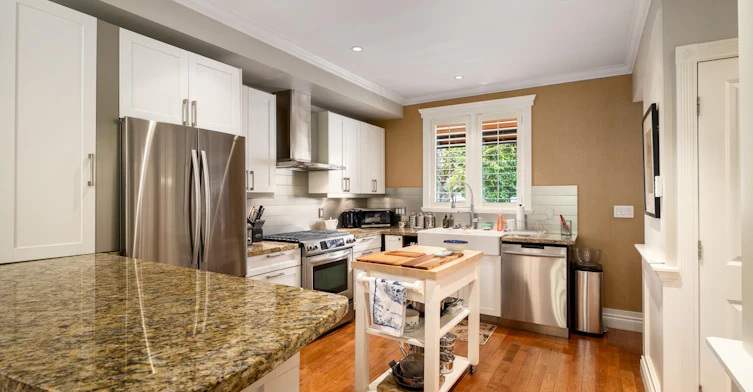 3244 W 1st Avenue, Vancouver, BC, V6K 1H5 - 5