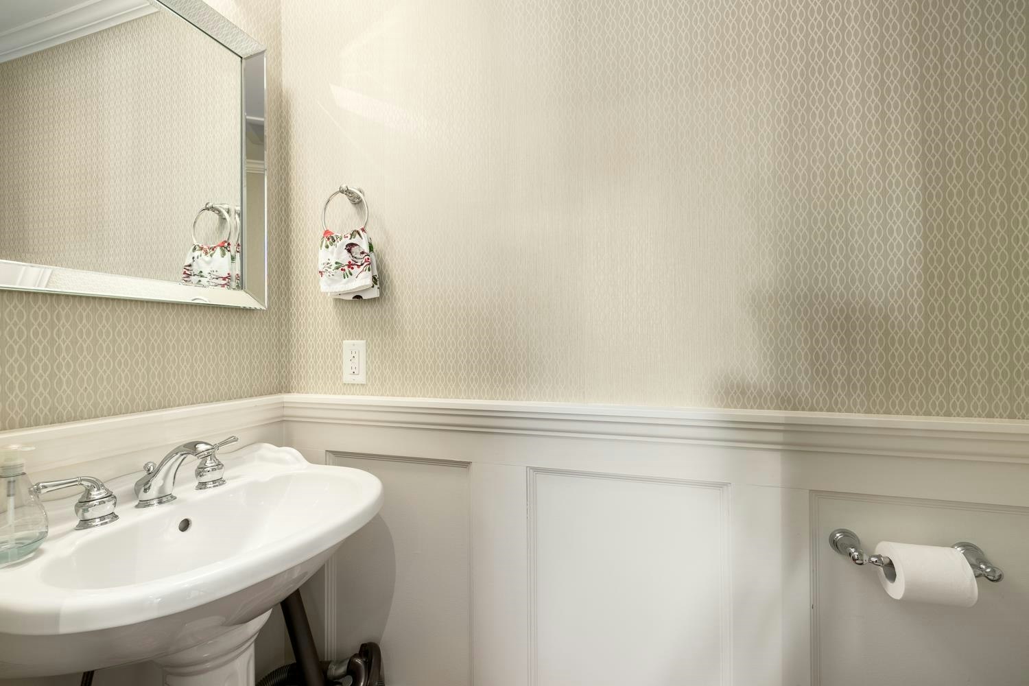 3244 W 1st Avenue, Vancouver, BC, V6K 1H5 - 11
