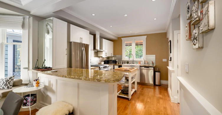 3244 W 1st Avenue, Vancouver, BC, V6K 1H5 - 4