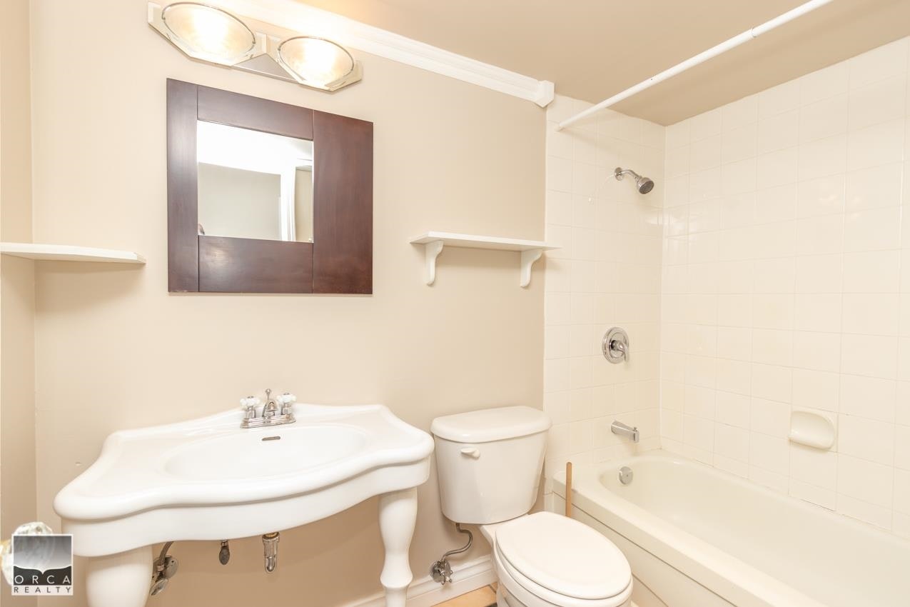 418-65 First Street, New Westminster, BC, V3L 5K9 - 8