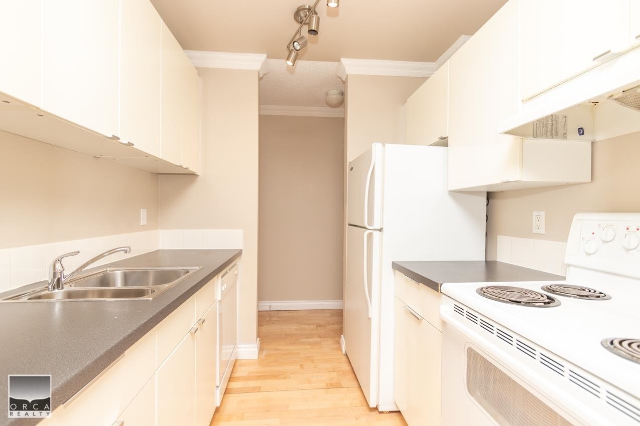 418-65 First Street, New Westminster, BC, V3L 5K9 - 4