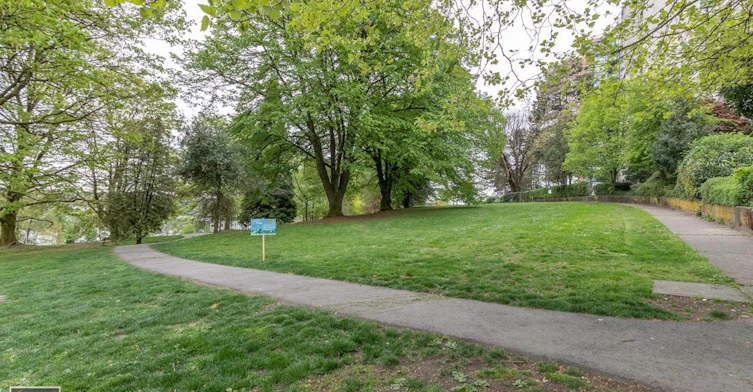 418-65 First Street, New Westminster, BC, V3L 5K9 - 16