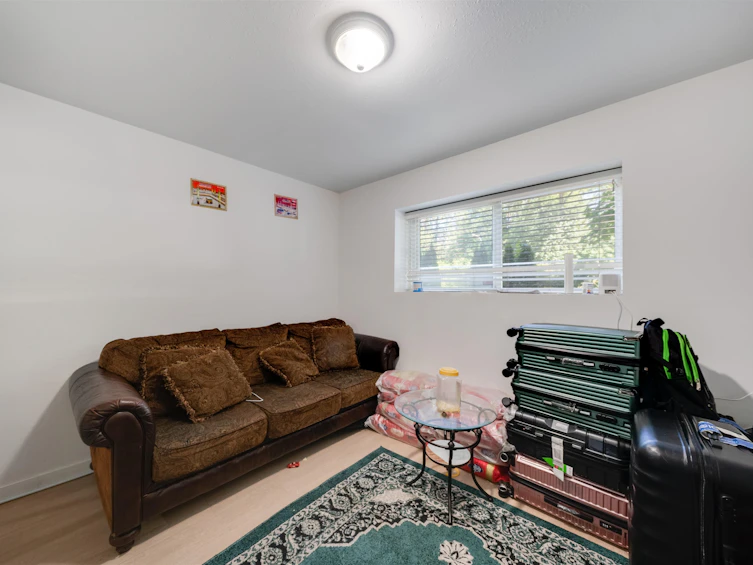 8863 King George Boulevard, Surrey, BC, V3V 5V6 - 17