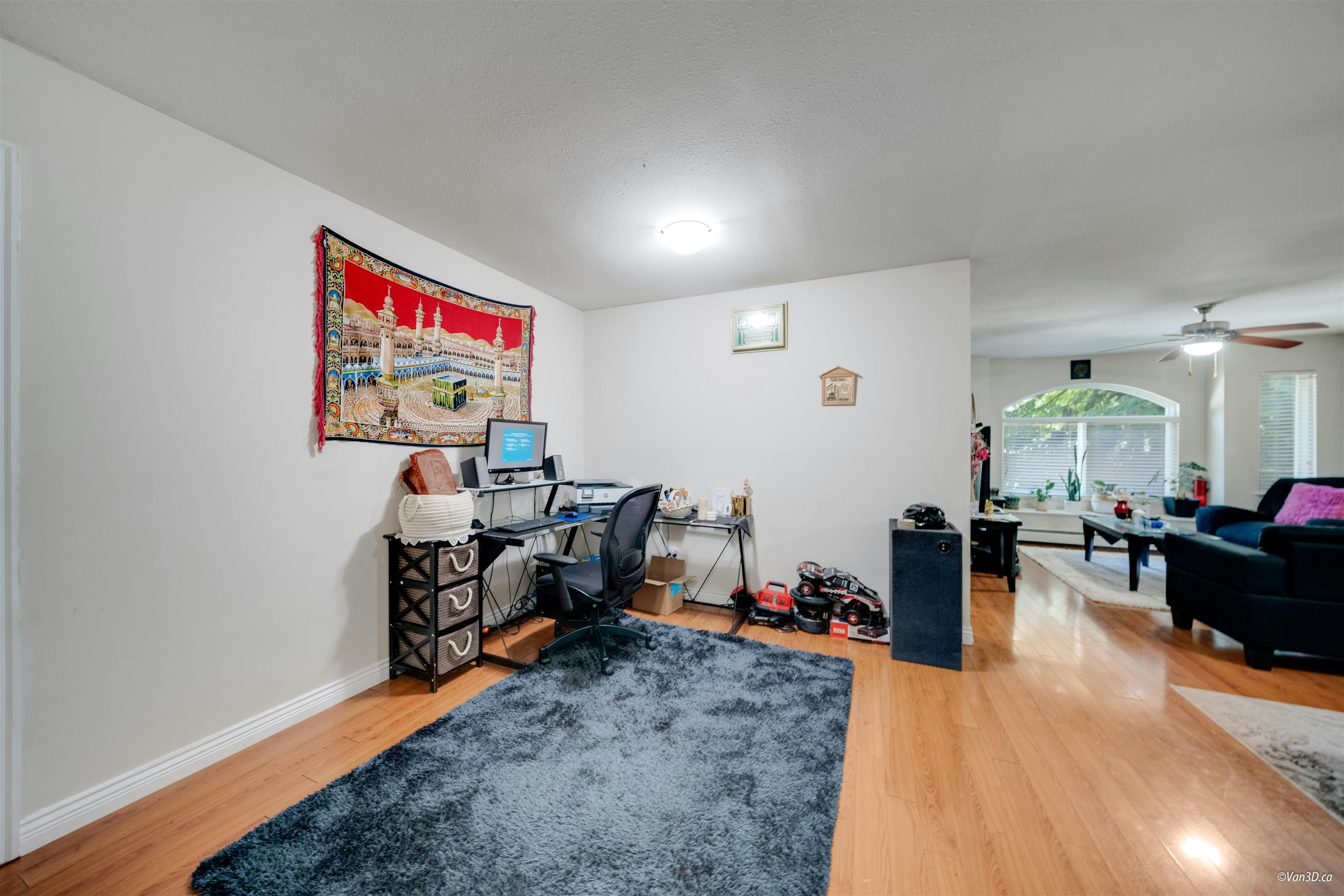 8863 King George Boulevard - 3