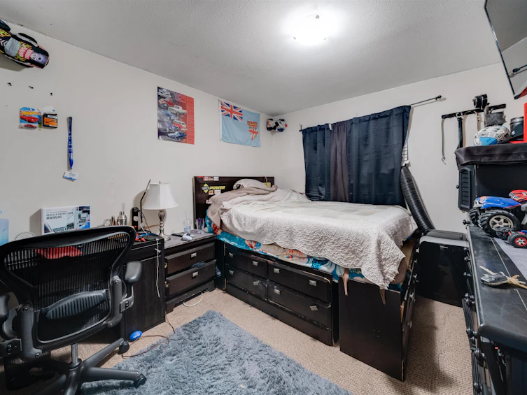 8863 King George Boulevard, Surrey, BC, V3V 5V6 - 10