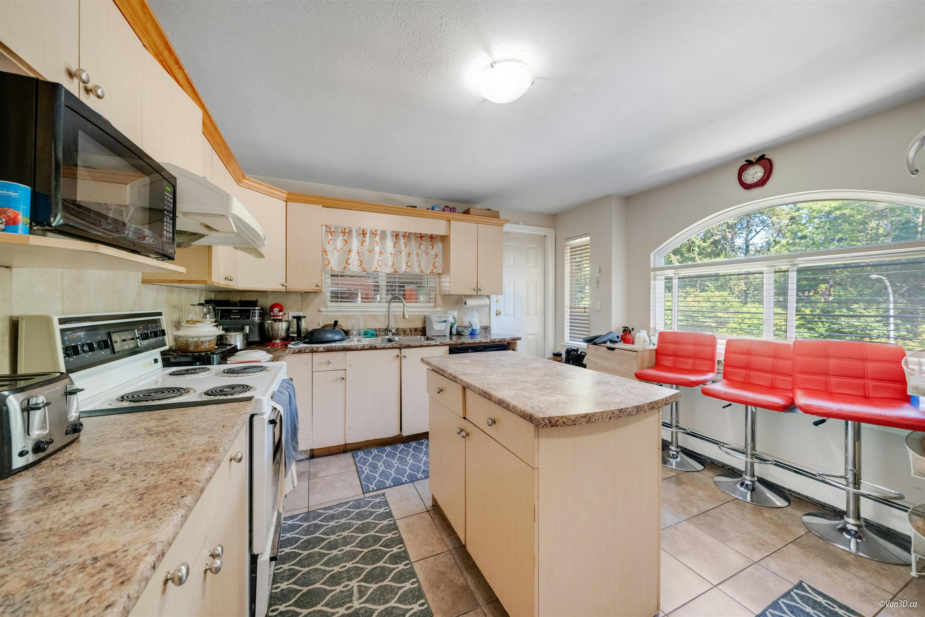8863 King George Boulevard, Surrey, BC, V3V 5V6 - 15