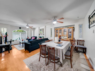 8863 King George Boulevard - 4