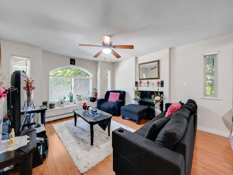 8863 King George Boulevard, Surrey, BC, V3V 5V6 - 7