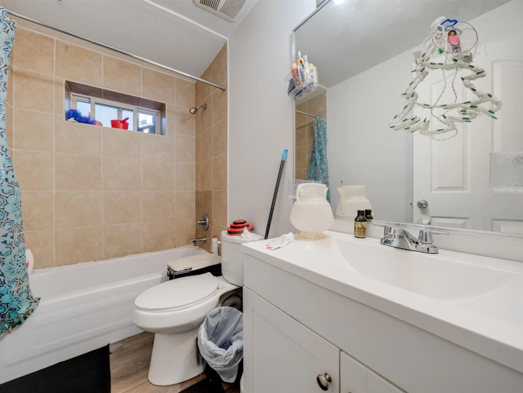 8863 King George Boulevard, Surrey, BC, V3V 5V6 - 18
