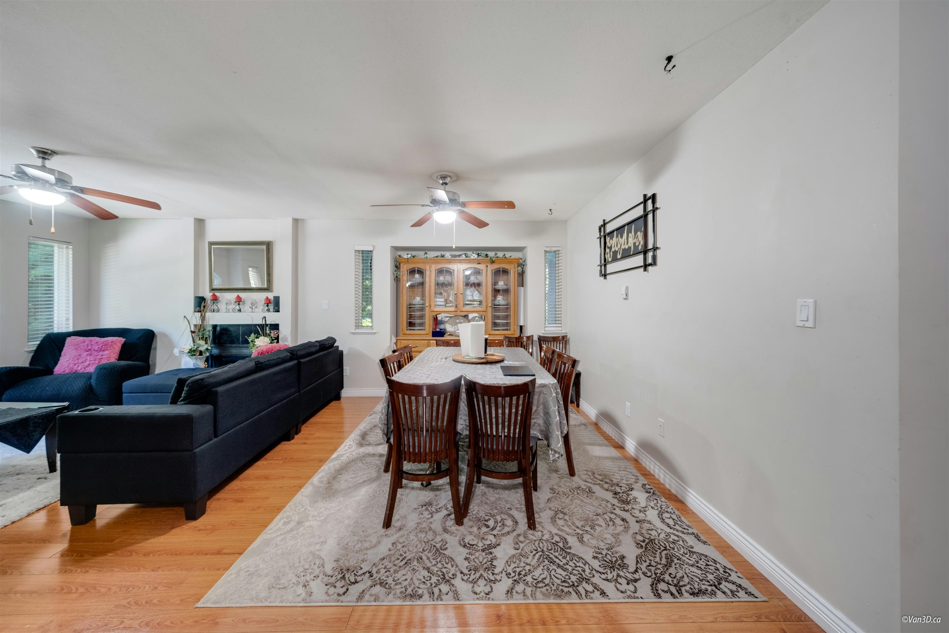 8863 King George Boulevard - 5