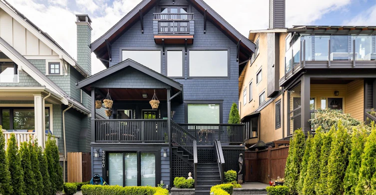 3242 W 1st Avenue, Vancouver, BC, V6K 1H5