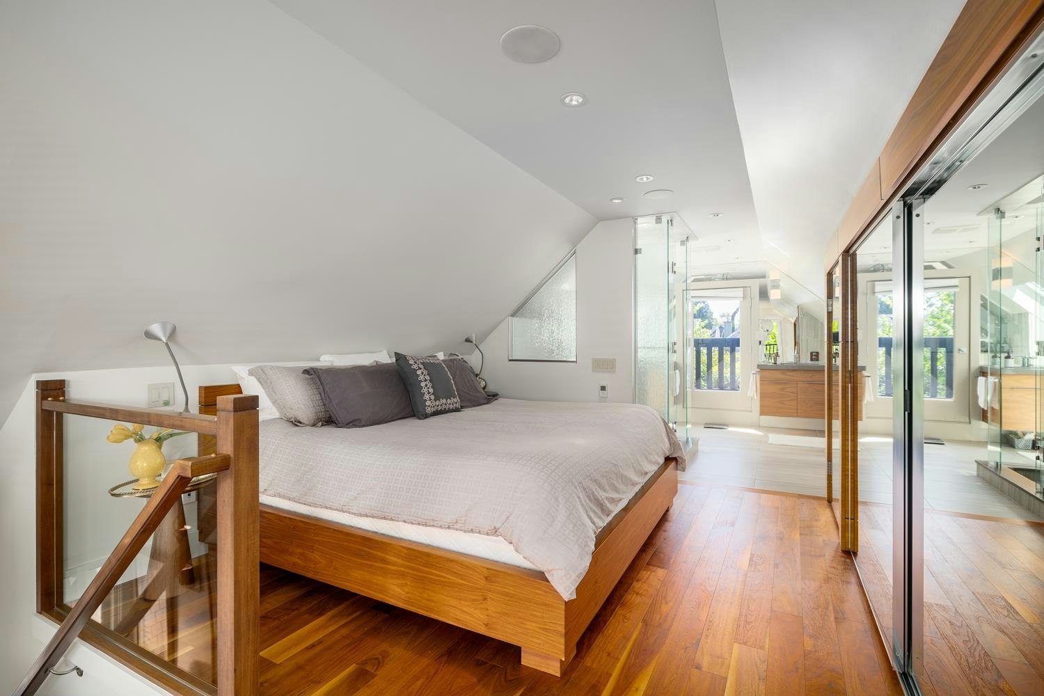 3242 W 1st Avenue, Vancouver, BC, V6K 1H5 - 21