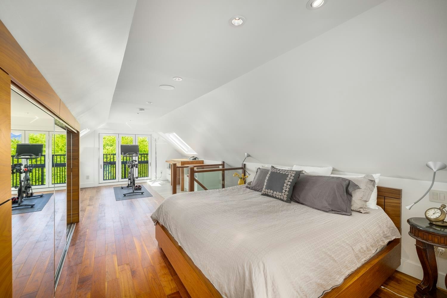 3242 W 1st Avenue, Vancouver, BC, V6K 1H5 - 22