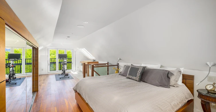 3242 W 1st Avenue, Vancouver, BC, V6K 1H5 - 22