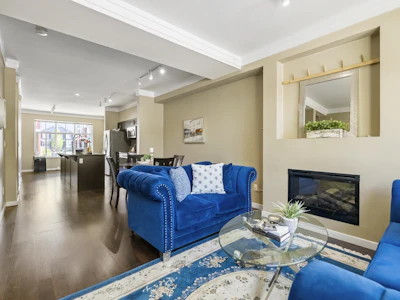 73-6956 193 Street - 4