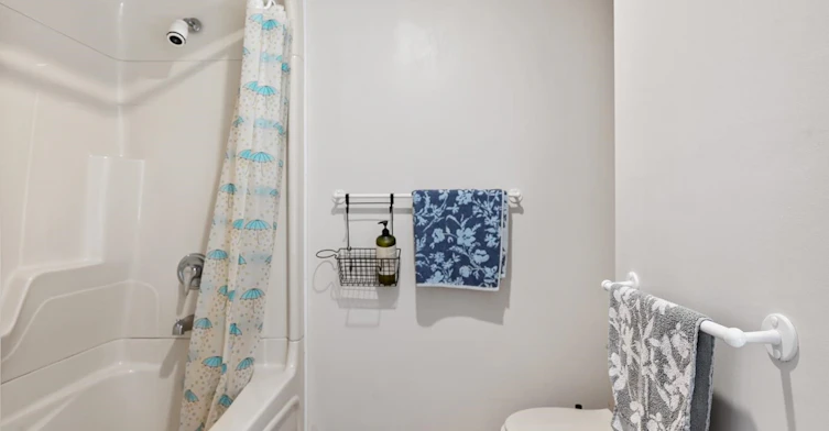 Main Floor-310 St. James Road, North Vancouver, BC, V7N 1L2 - 13