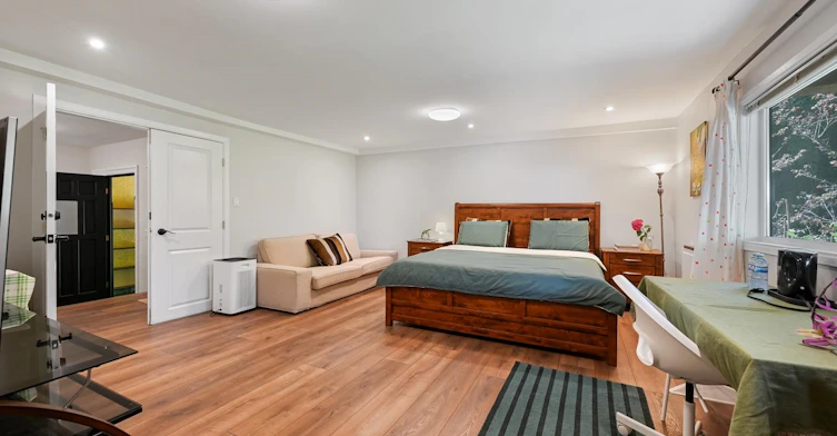 Main Floor-310 St. James Road, North Vancouver, BC, V7N 1L2 - 5