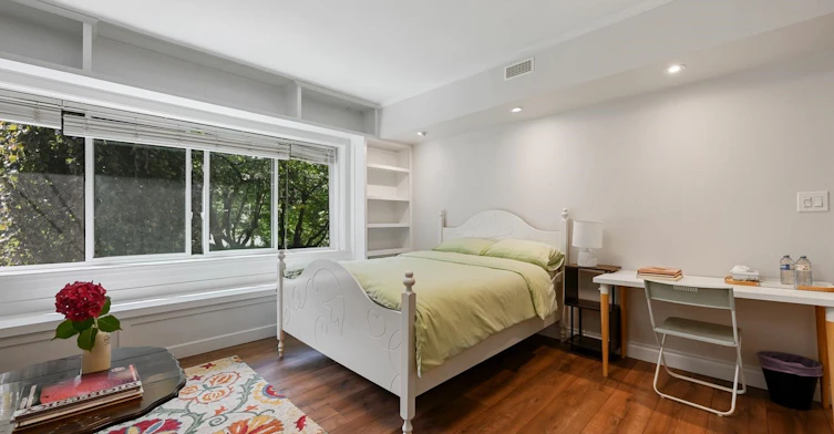 Main Floor-310 St. James Road, North Vancouver, BC, V7N 1L2 - 10