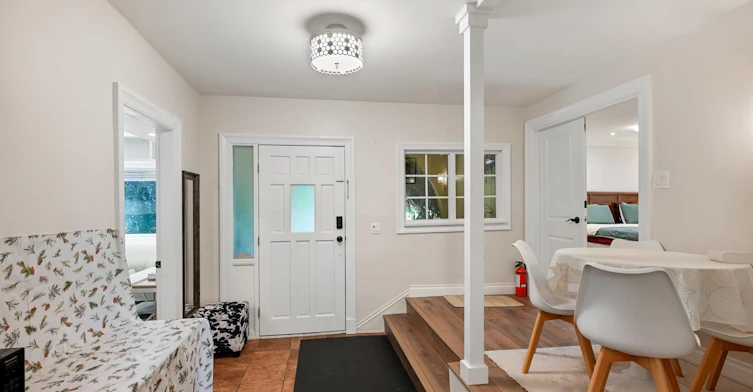 Main Floor-310 St. James Road, North Vancouver, BC, V7N 1L2 - 24