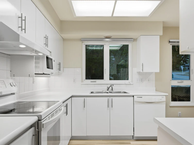 303-106 W Kings Road, North Vancouver, BC, V7N 2L8 - 4