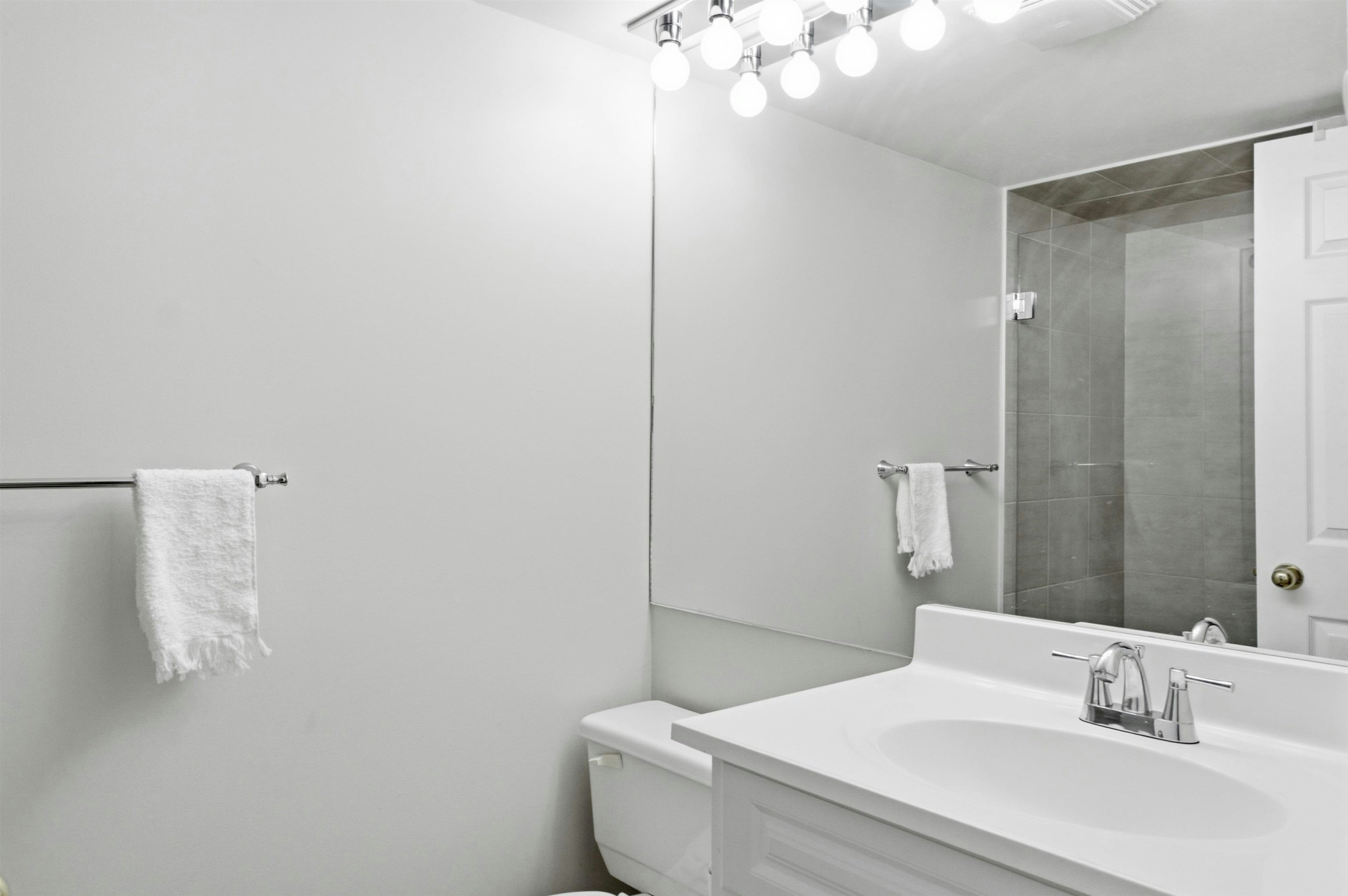 303-106 W Kings Road, North Vancouver, BC, V7N 2L8 - 12