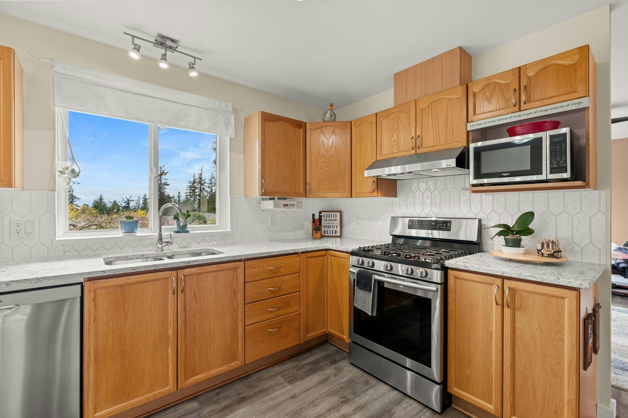 6365 Homestead Avenue, Sechelt, BC, V7Z 0M7 - 12