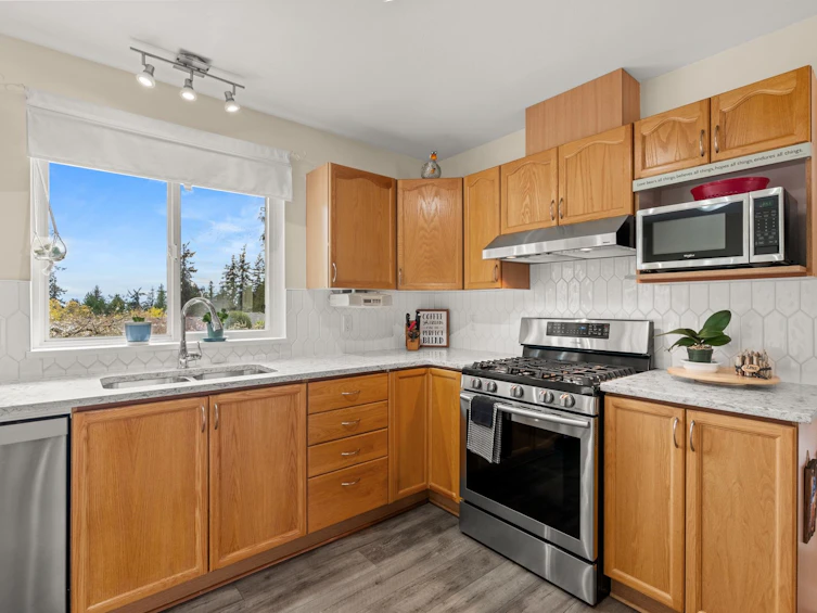 6365 Homestead Avenue, Sechelt, BC, V7Z 0M7 - 12