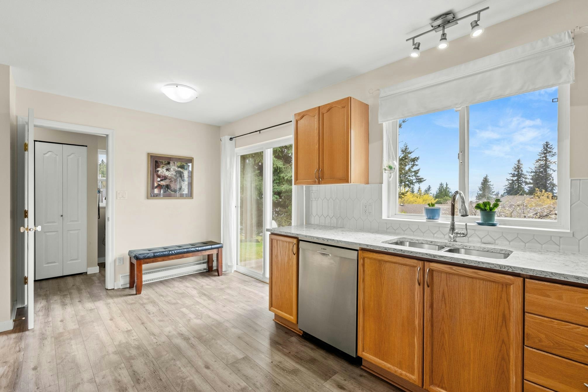 6365 Homestead Avenue, Sechelt, BC, V7Z 0M7 - 18
