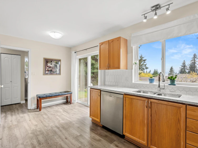 6365 Homestead Avenue, Sechelt, BC, V7Z 0M7 - 18