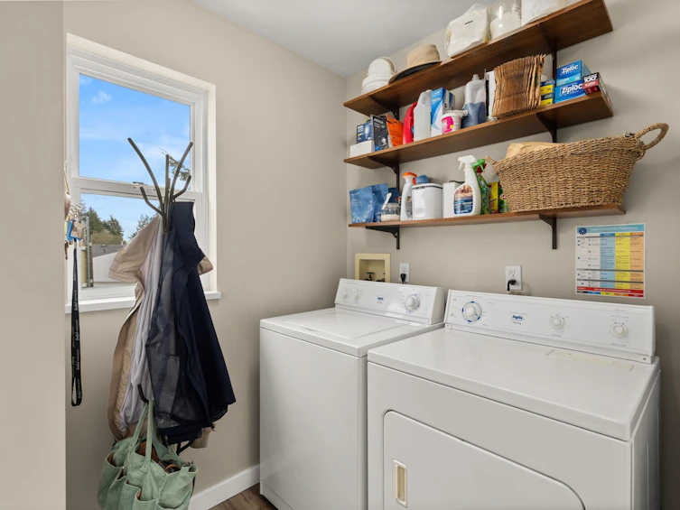 6365 Homestead Avenue, Sechelt, BC, V7Z 0M7 - 30