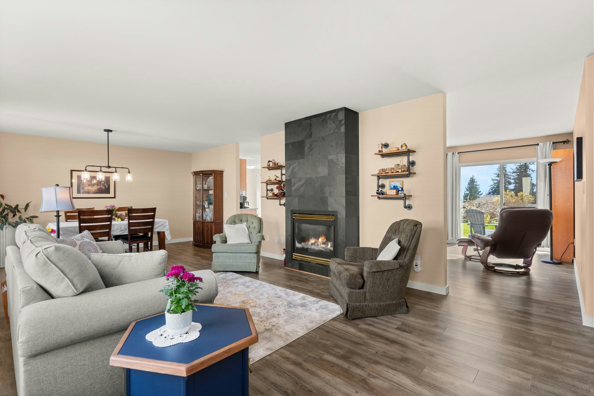 6365 Homestead Avenue, Sechelt, BC, V7Z 0M7 - 6