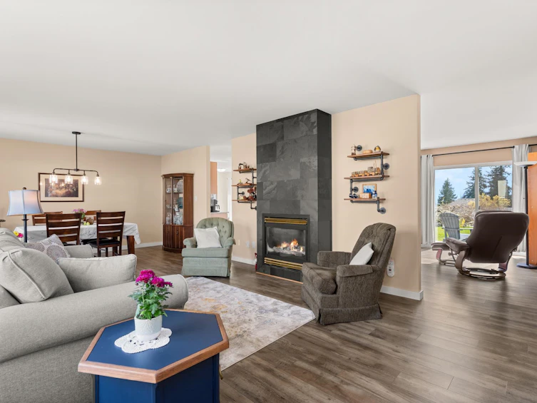 6365 Homestead Avenue, Sechelt, BC, V7Z 0M7 - 6