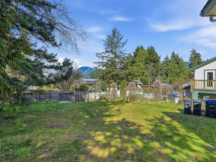 5689 Porpoise Bay Road, Sechelt, BC, V0N 1V0 - 5