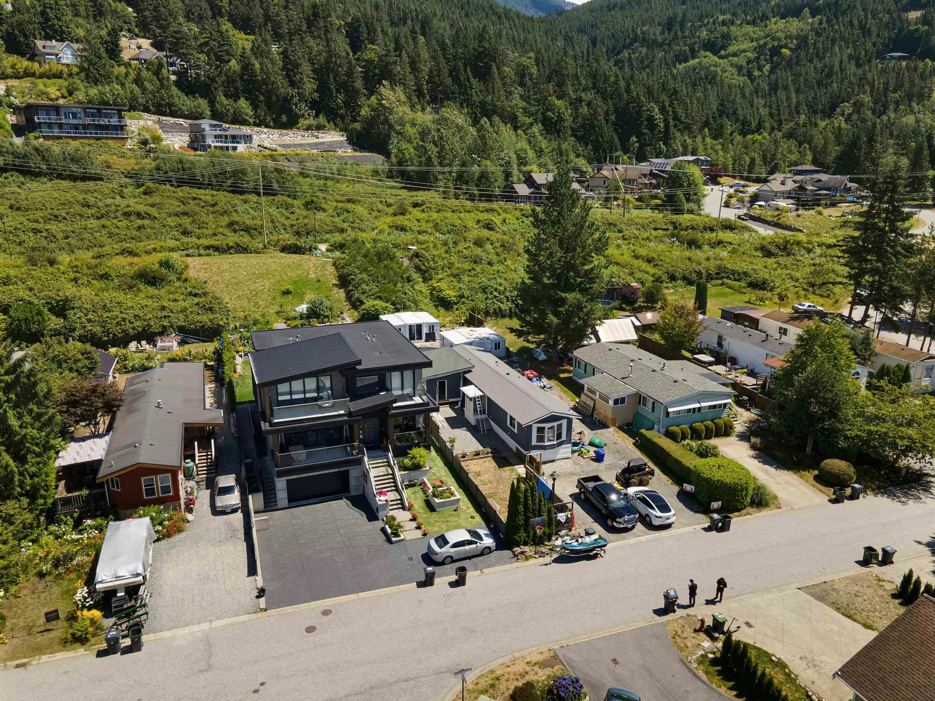 819 Britannia Way, Squamish, BC, V8B 1J2 - 32