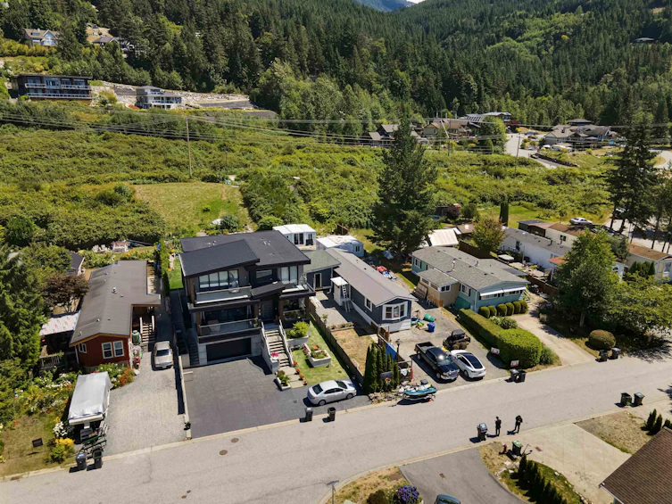 819 Britannia Way, Squamish, BC, V8B 1J2 - 32