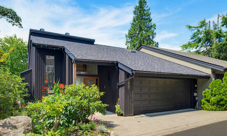 5623 Eagle Court