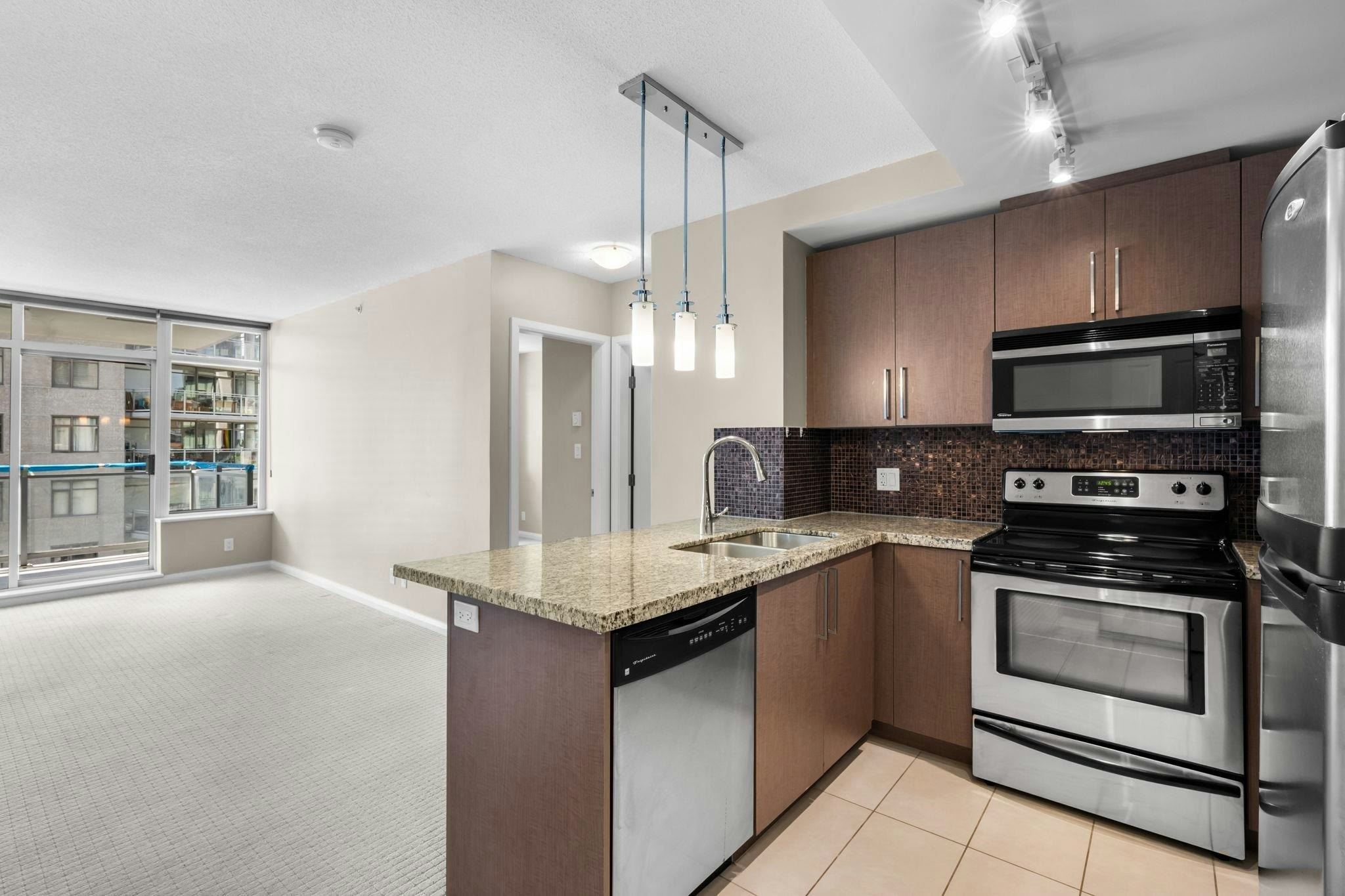 1709-888 Carnarvon Street, New Westminster, BC, V3M 0C6 - 8