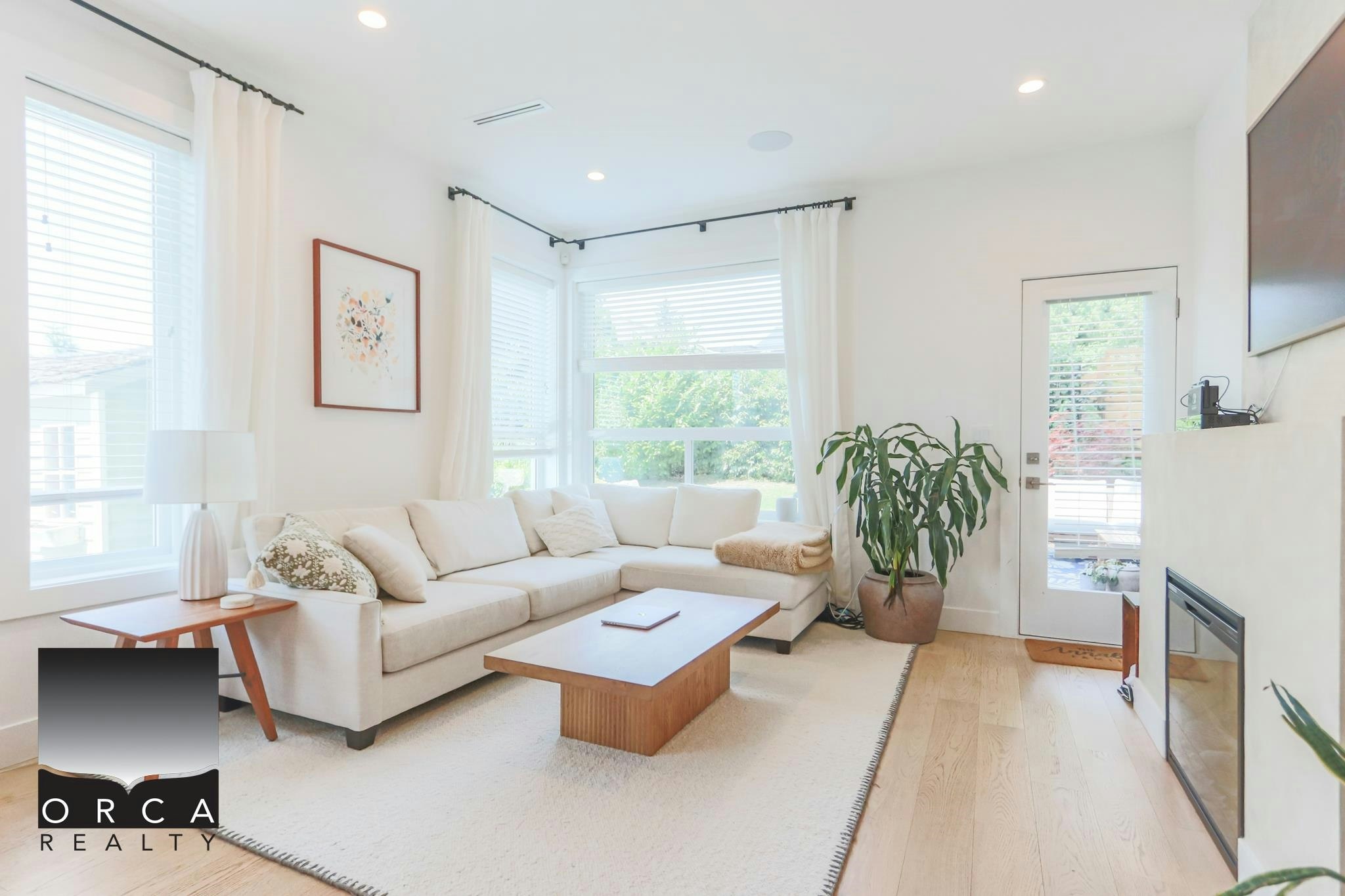 116 W Windsor Road, North Vancouver, BC, V7N 2M8